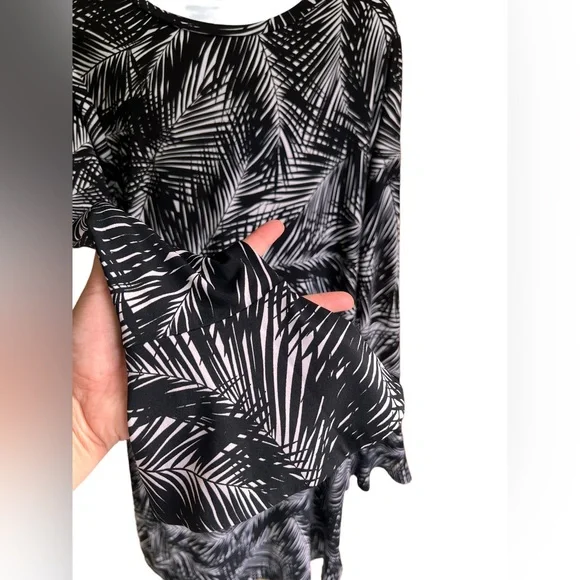 Micheal Kors form fitting, palm tree print. Stretchy material. Lightly worn - Picture 4 of 6